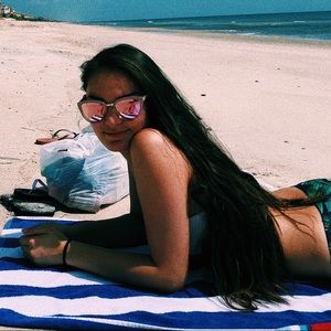 Meet your Posher, Christine